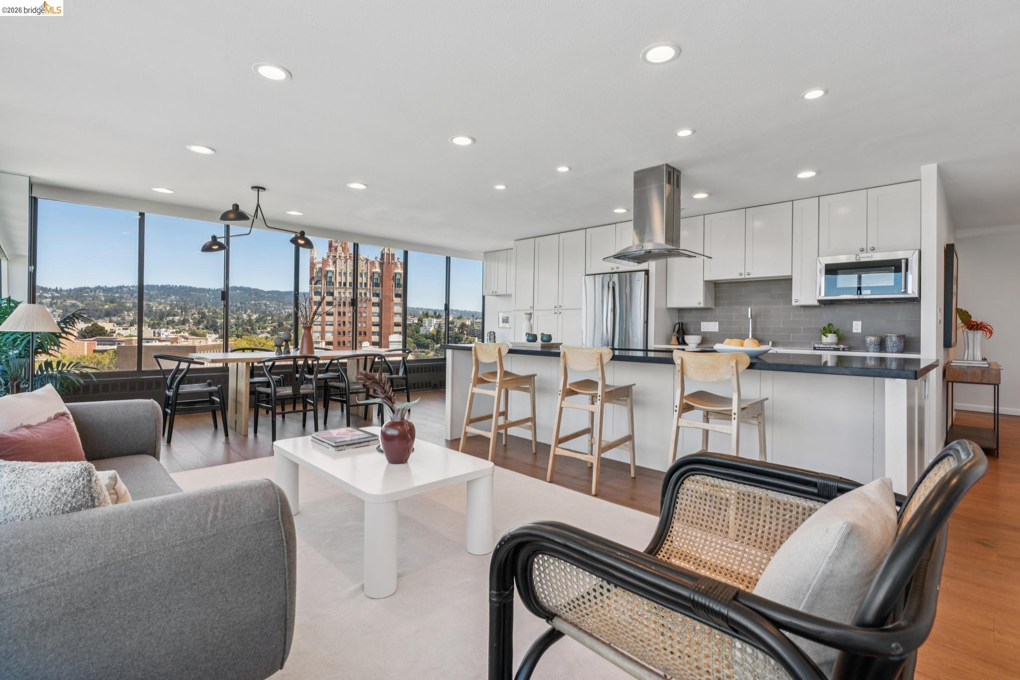 565 Bellevue Ave # 806