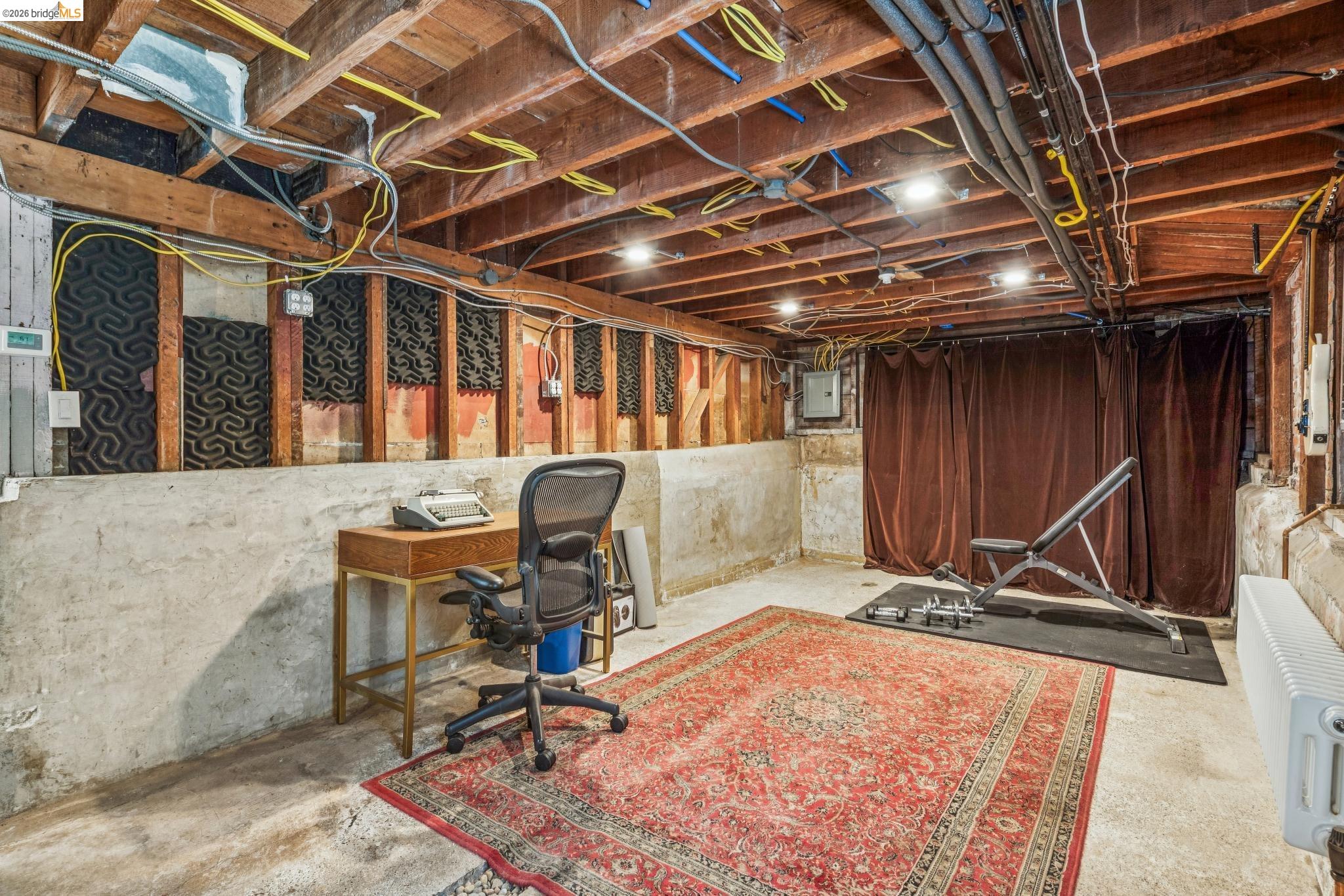 6004 Orchard Ave