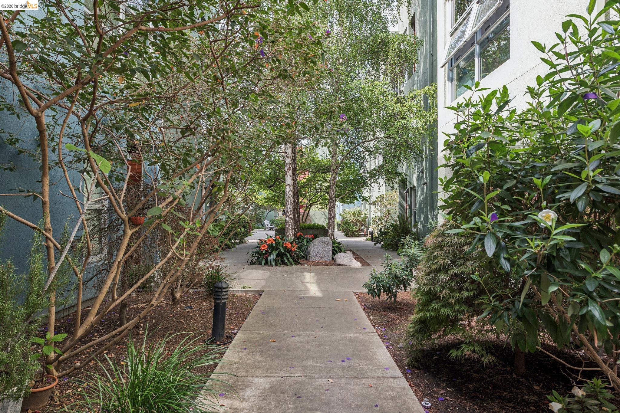 61 Glashaus Loop