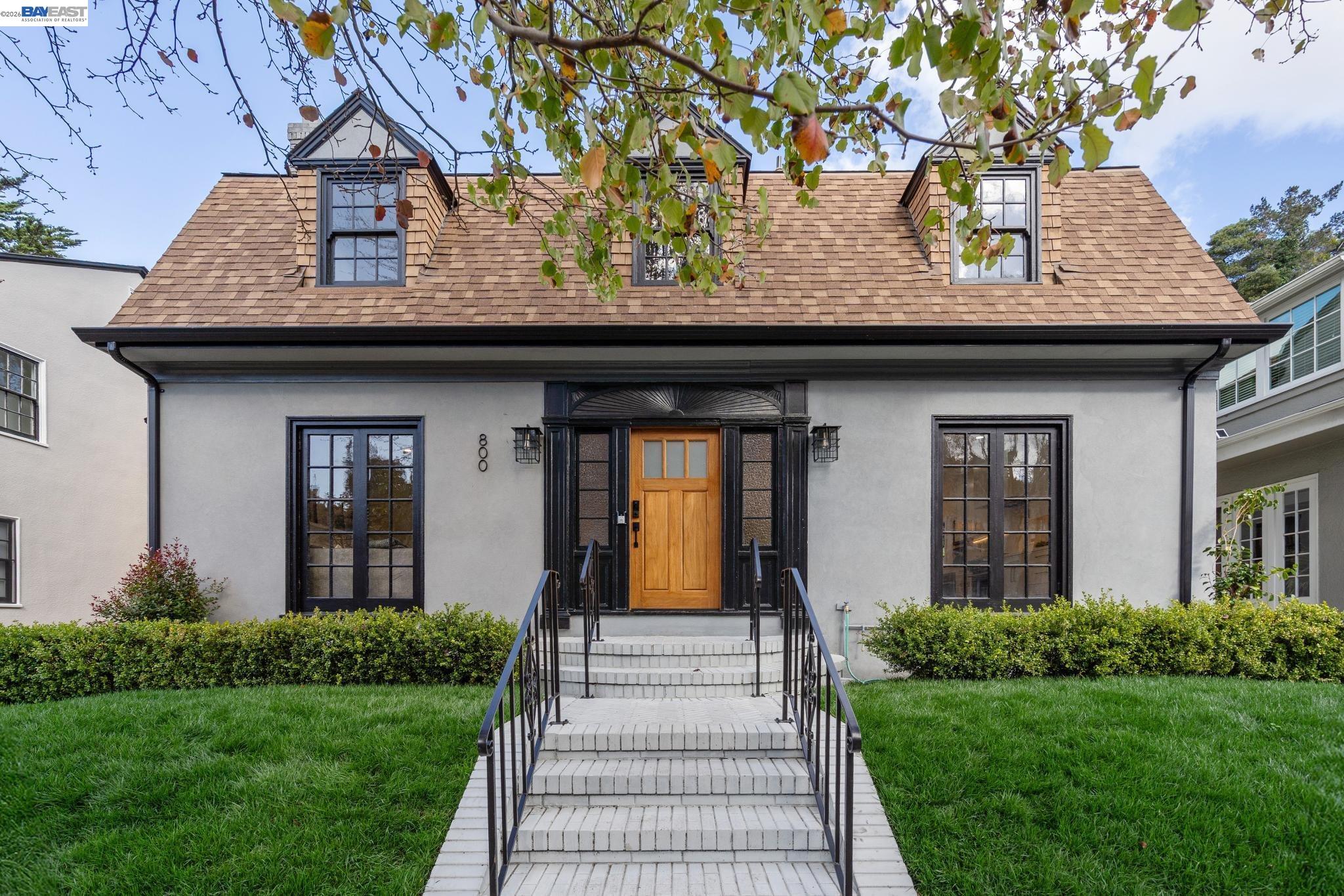 800 Trestle Glen Rd