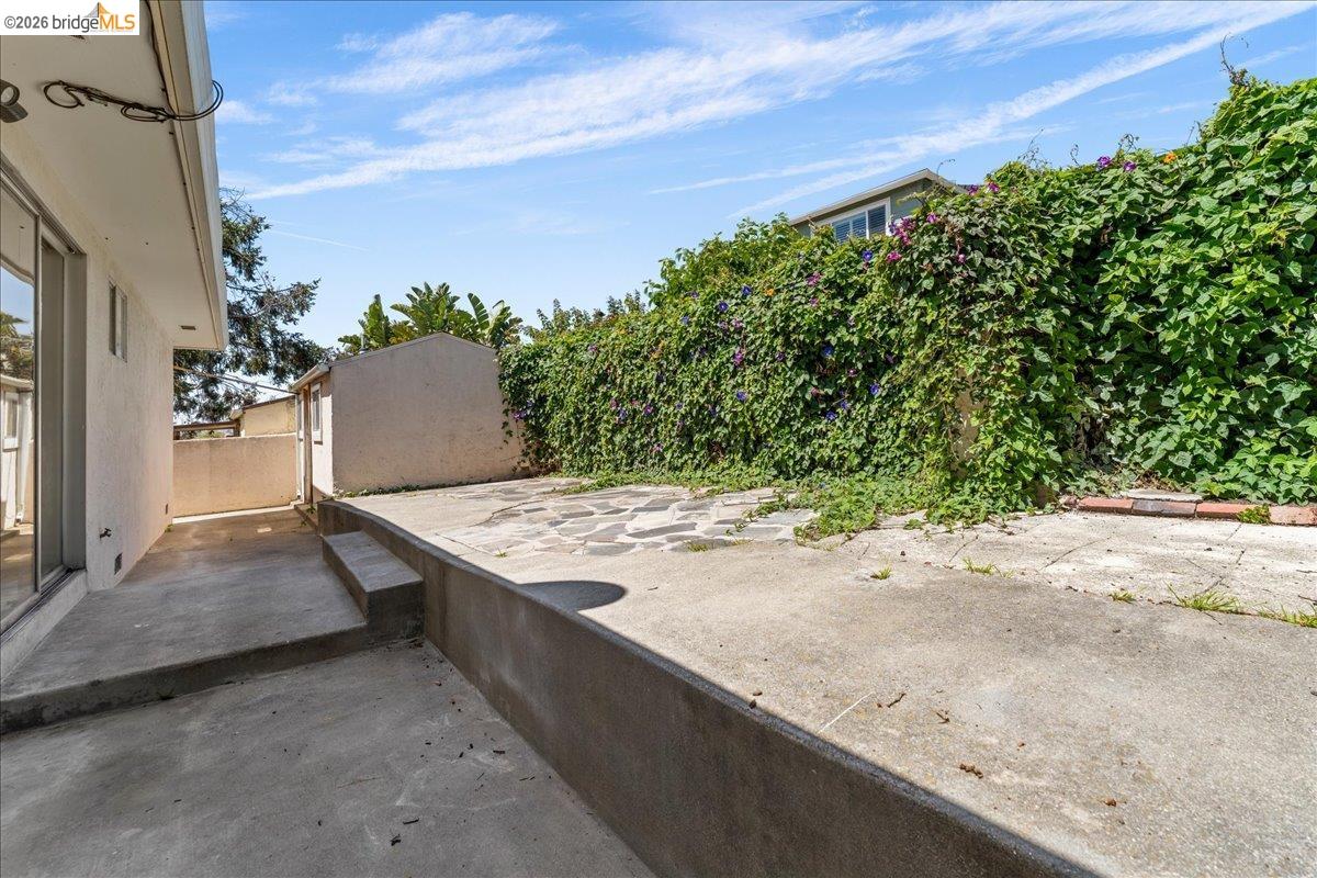 1806 Key Blvd