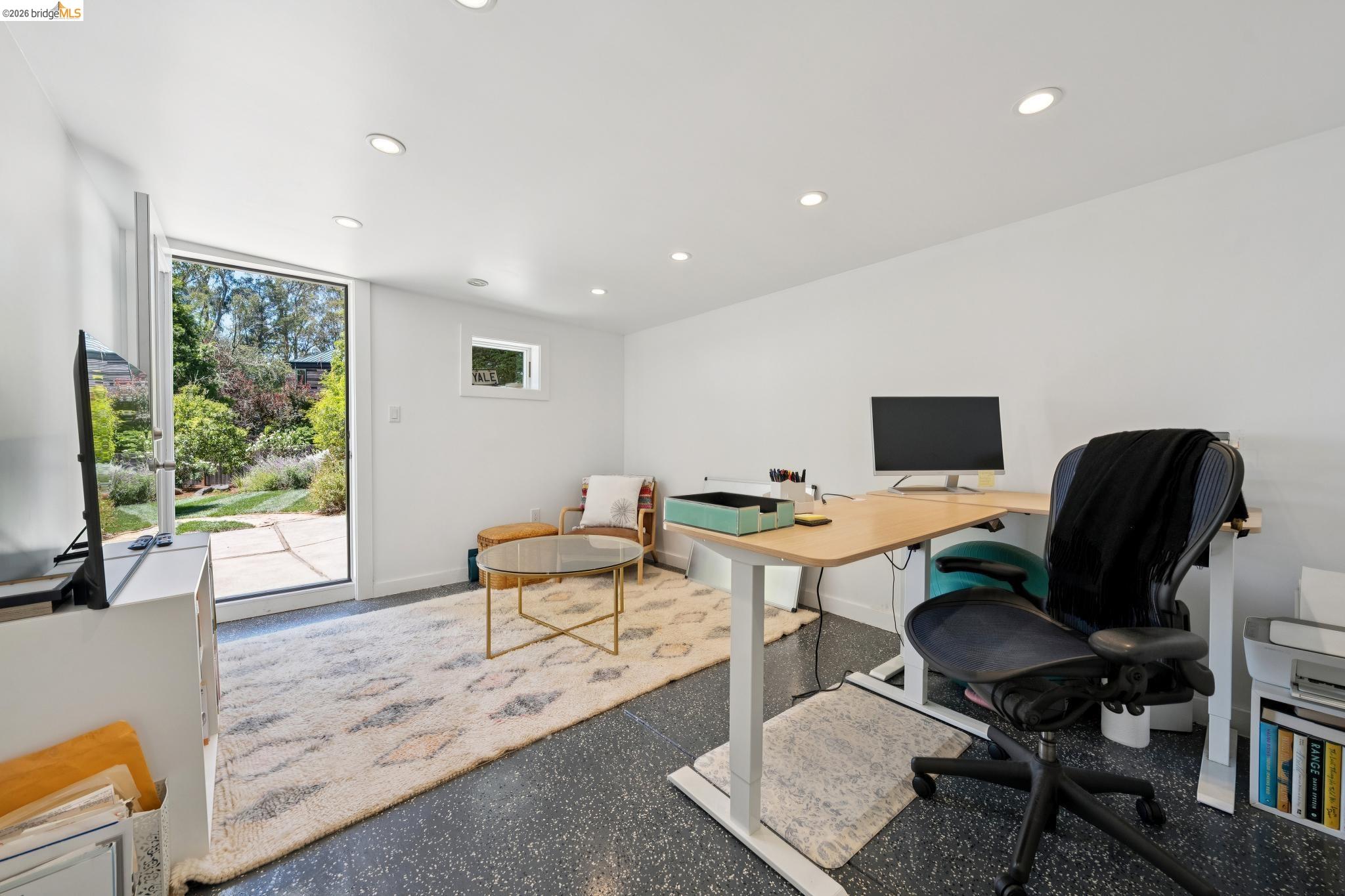 200 Fairlawn Dr