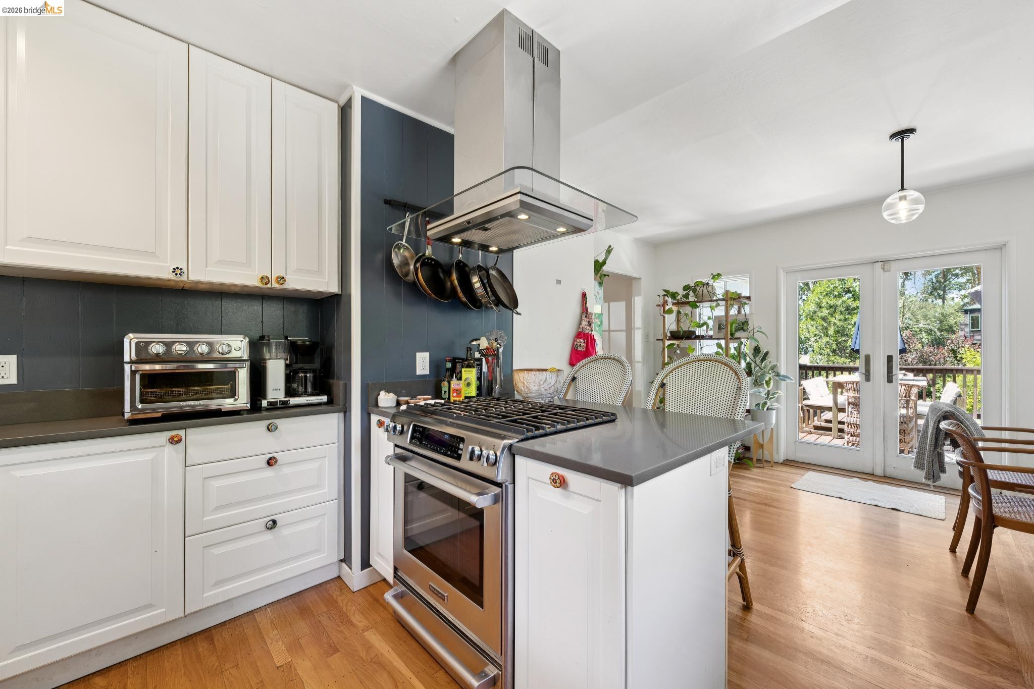 200 Fairlawn Dr