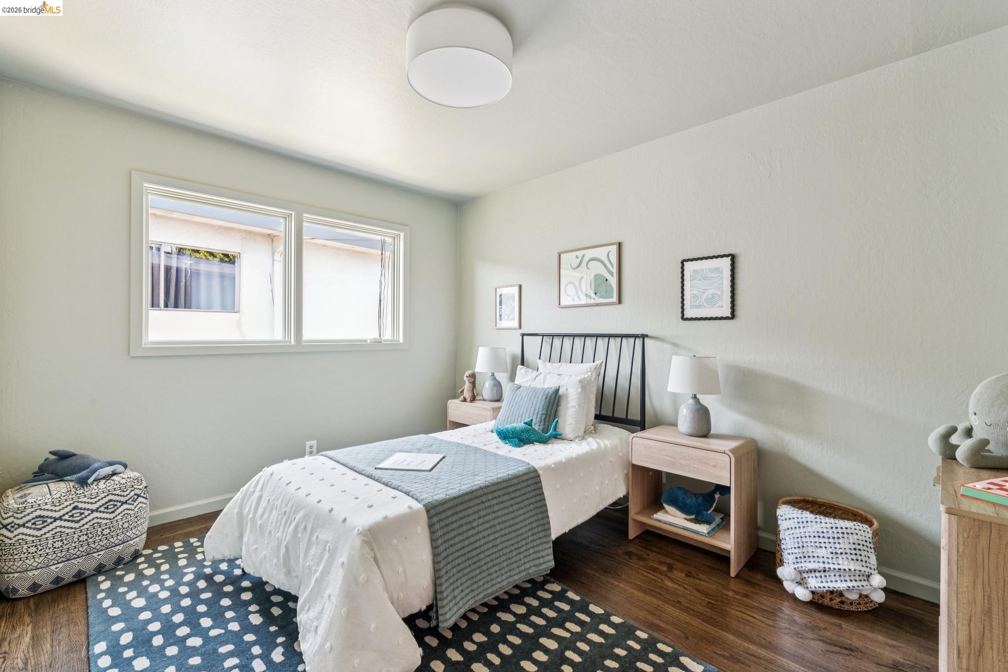 2325 Carquinez Ave