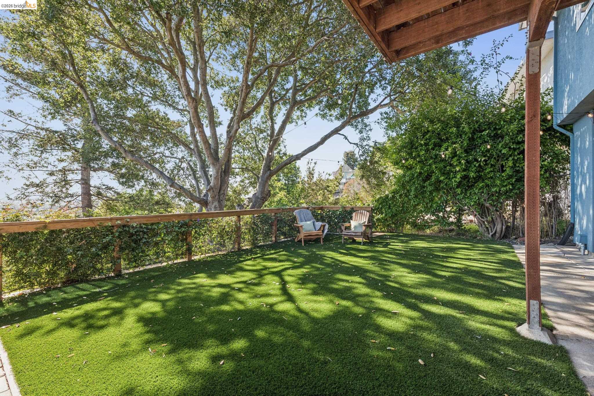 2325 Carquinez Ave