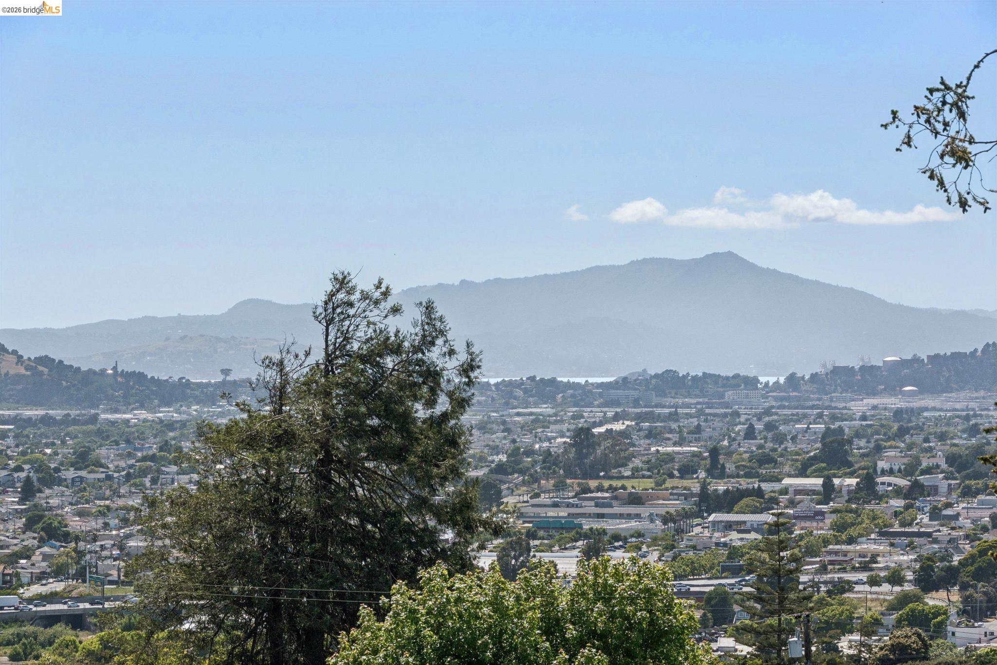 2325 Carquinez Ave