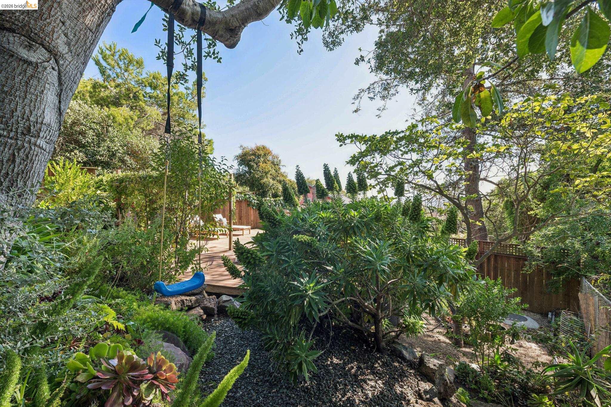 2325 Carquinez Ave