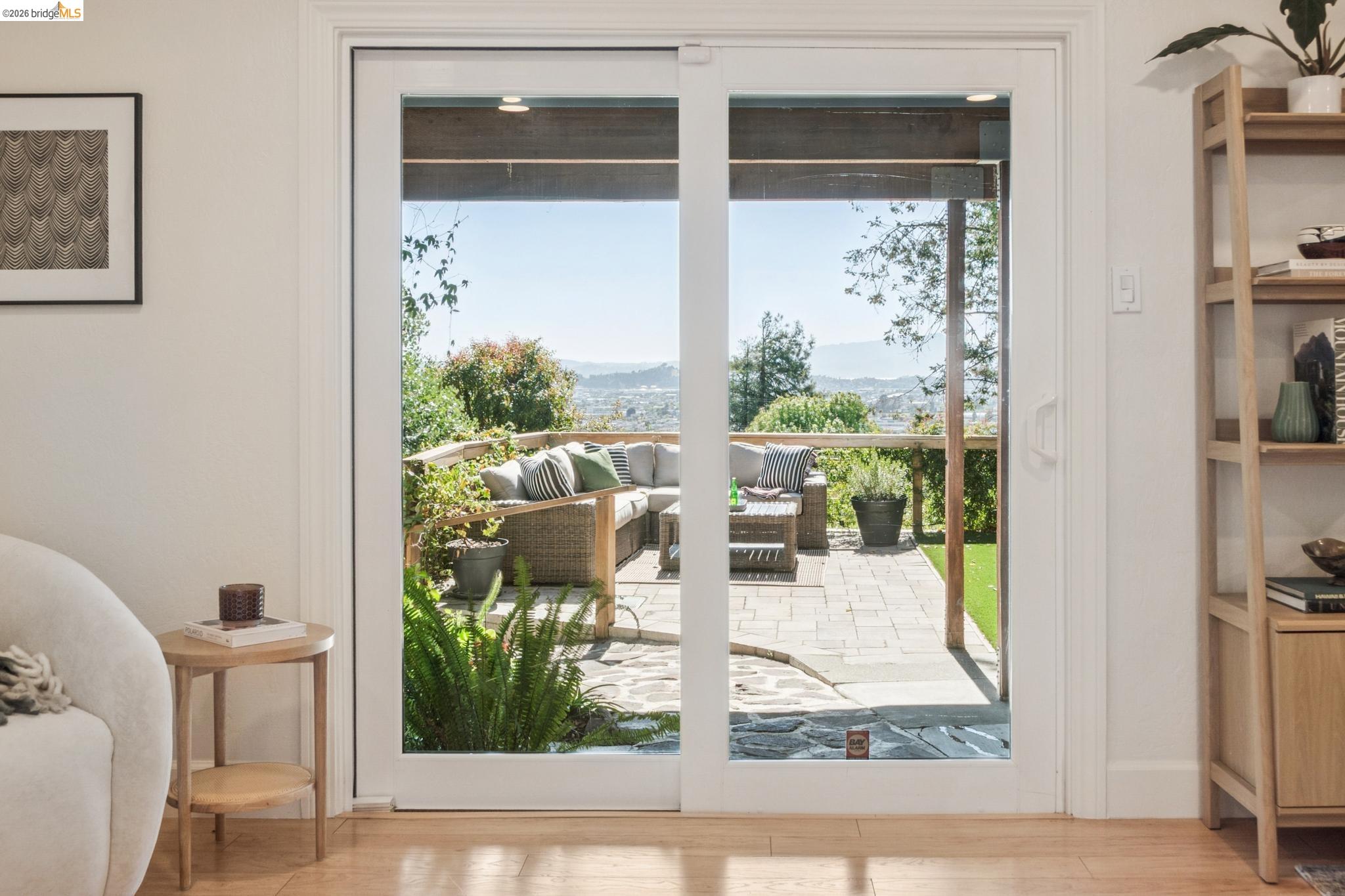 2325 Carquinez Ave