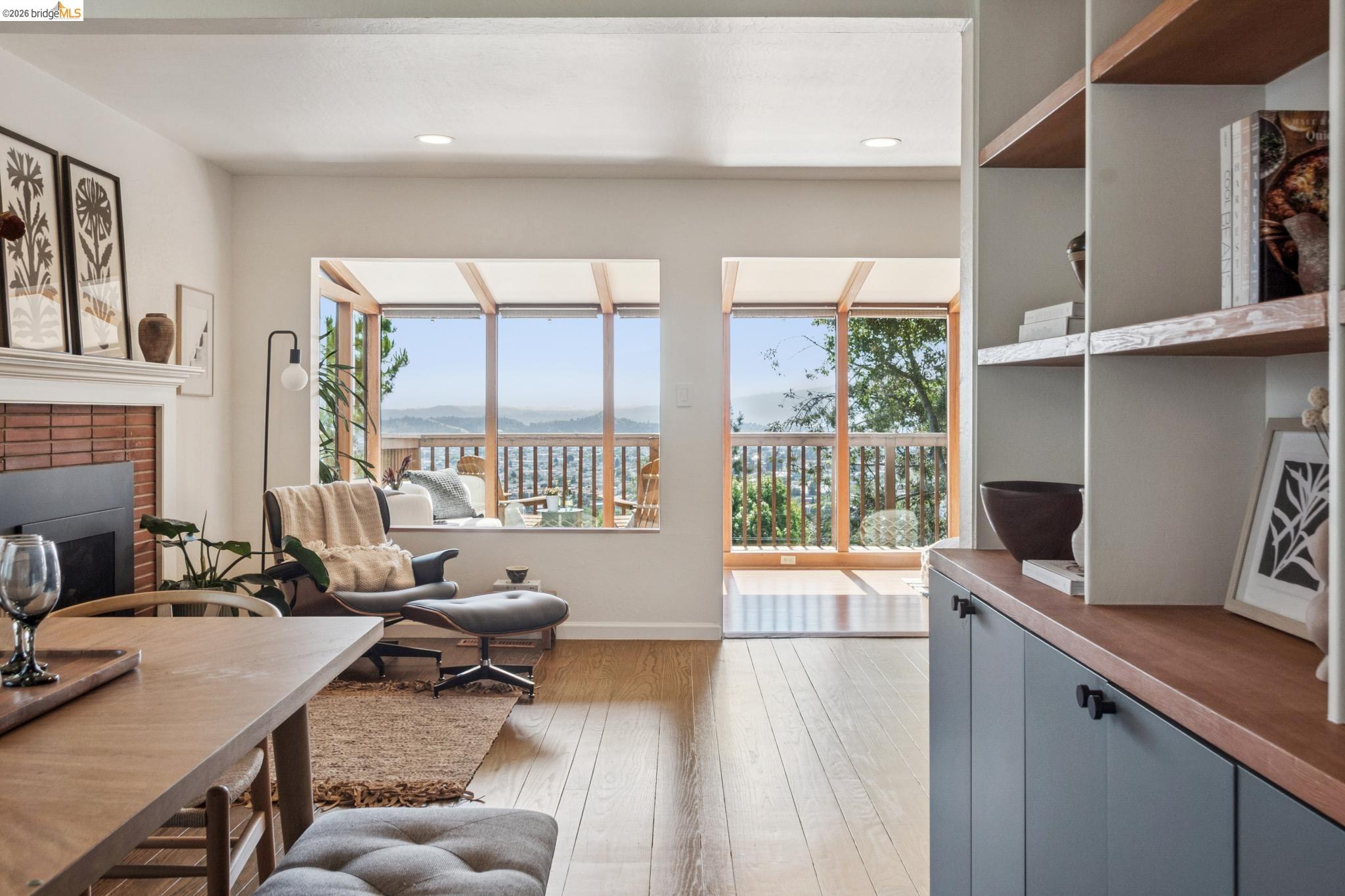 2325 Carquinez Ave