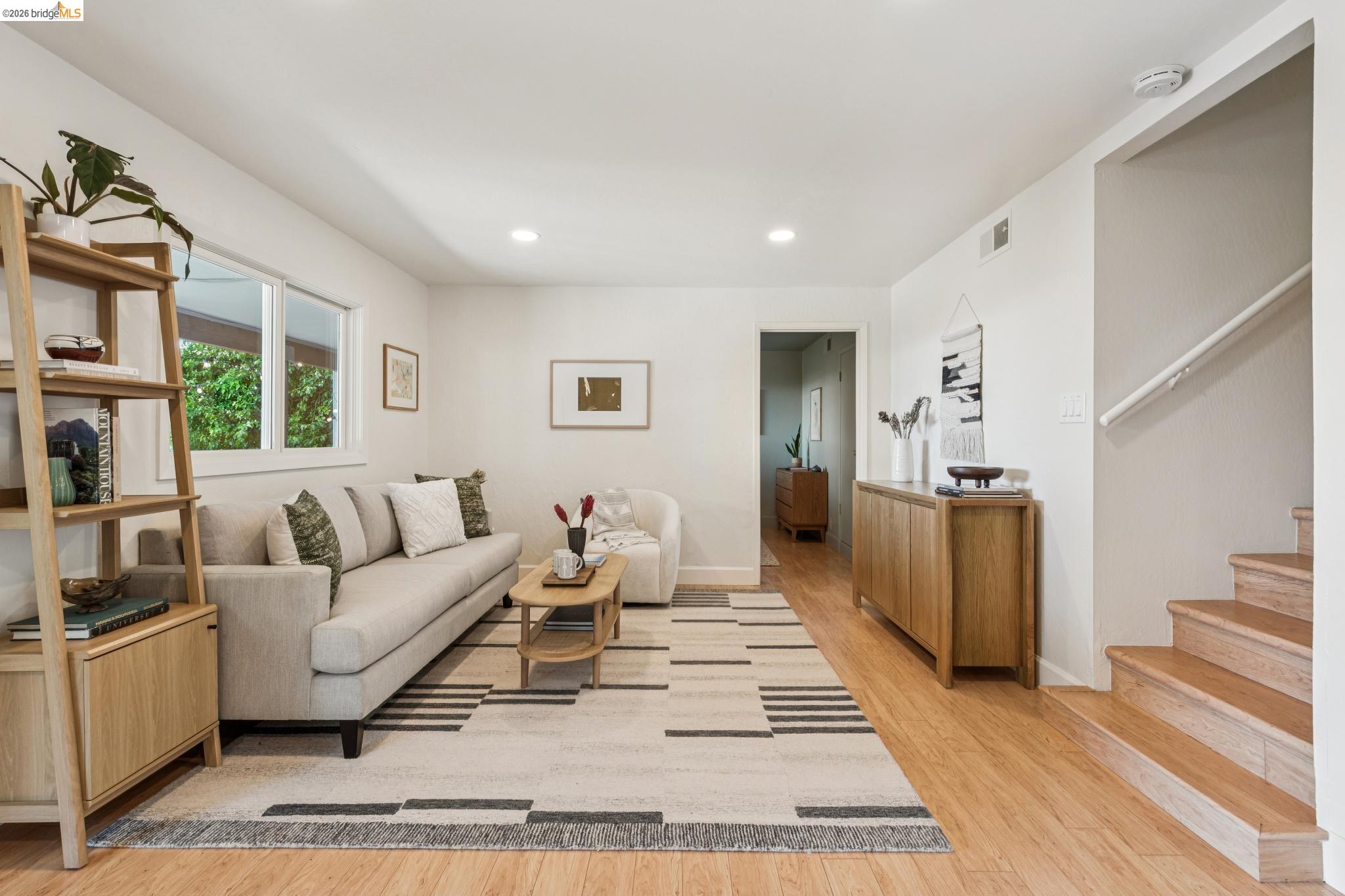 2325 Carquinez Ave