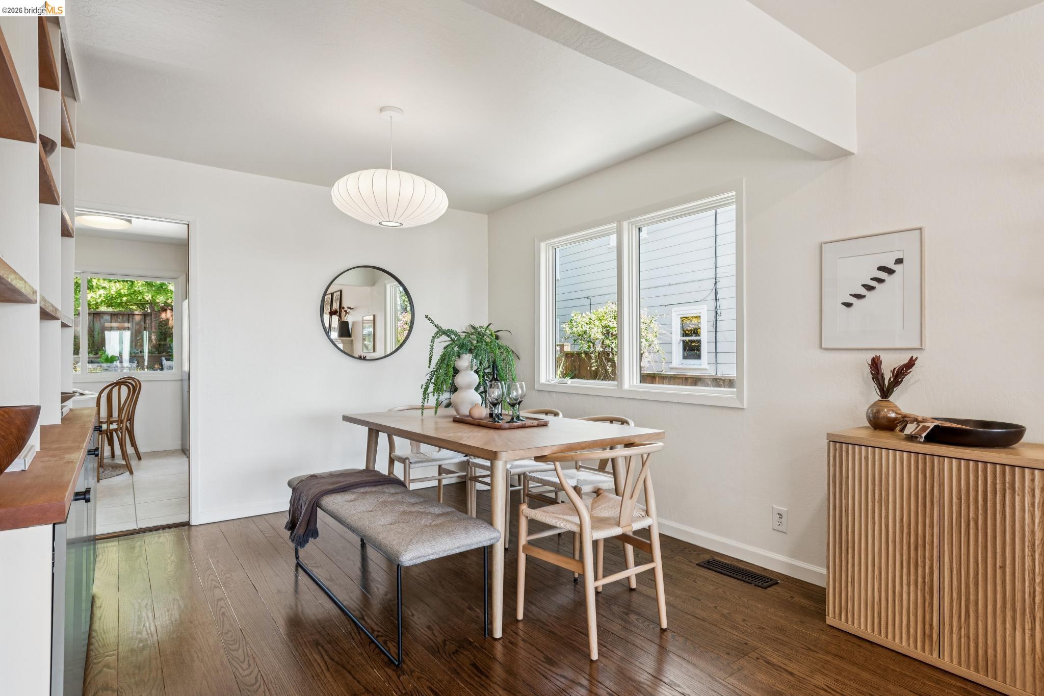 2325 Carquinez Ave