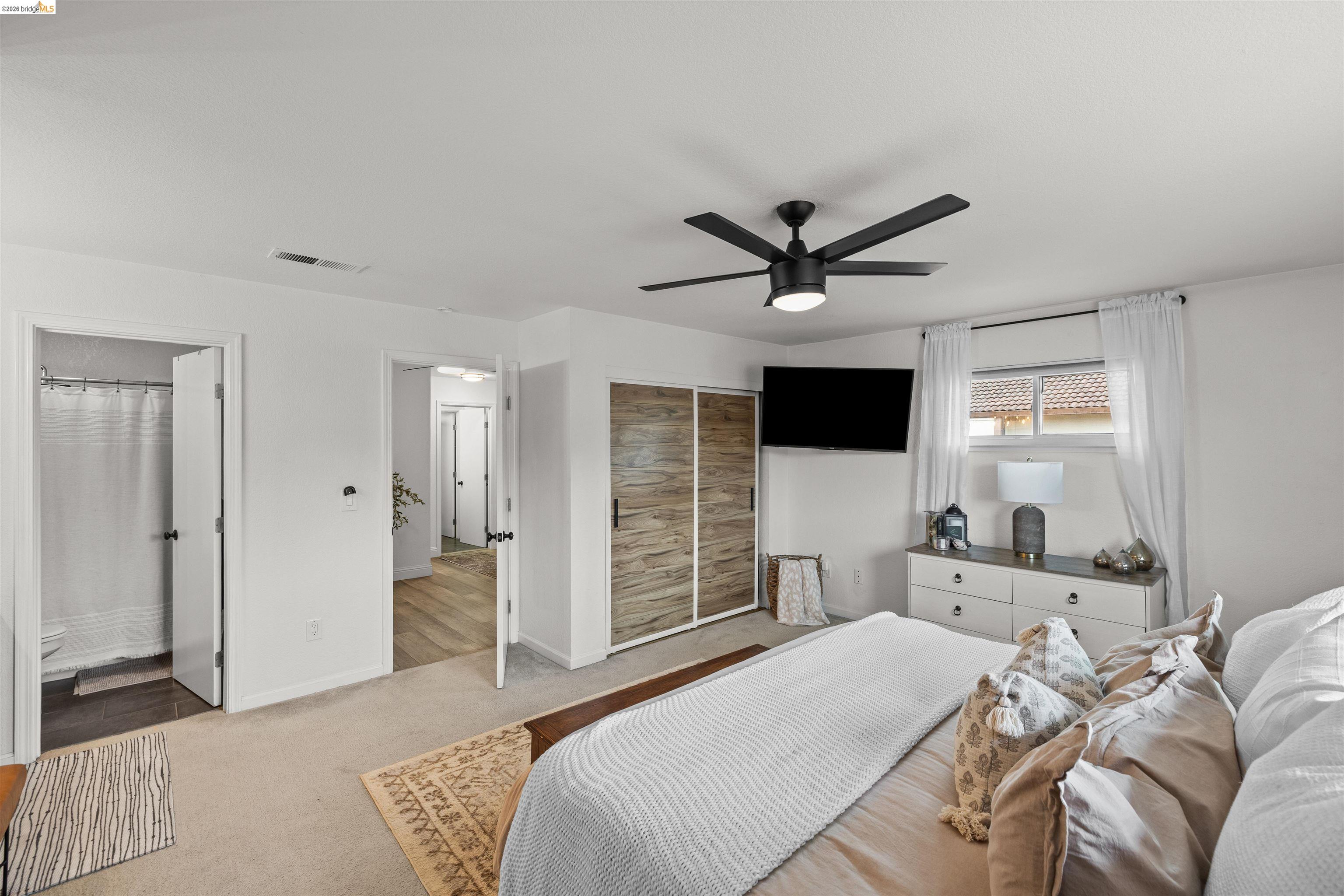 925 Hacienda Cir