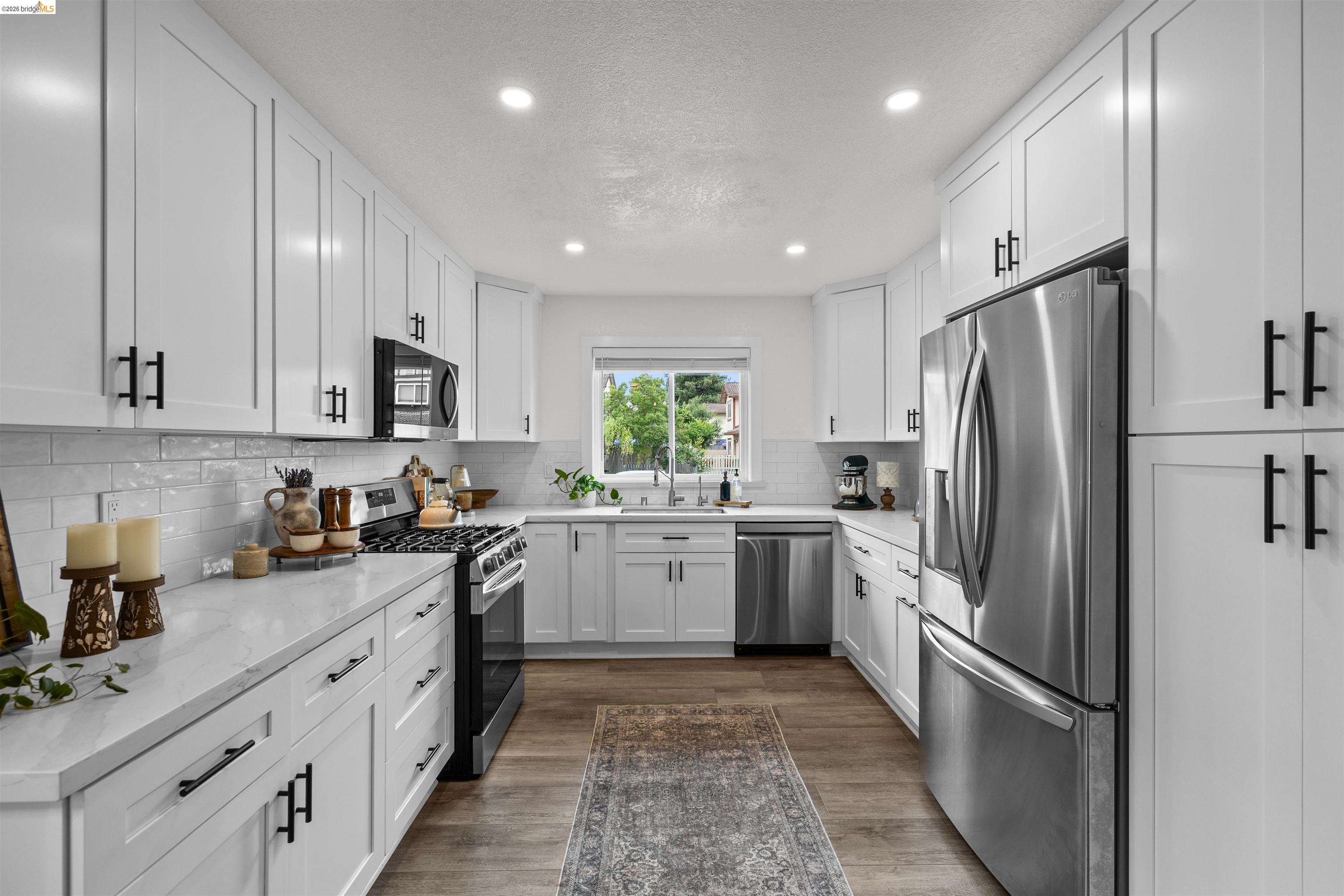 925 Hacienda Cir