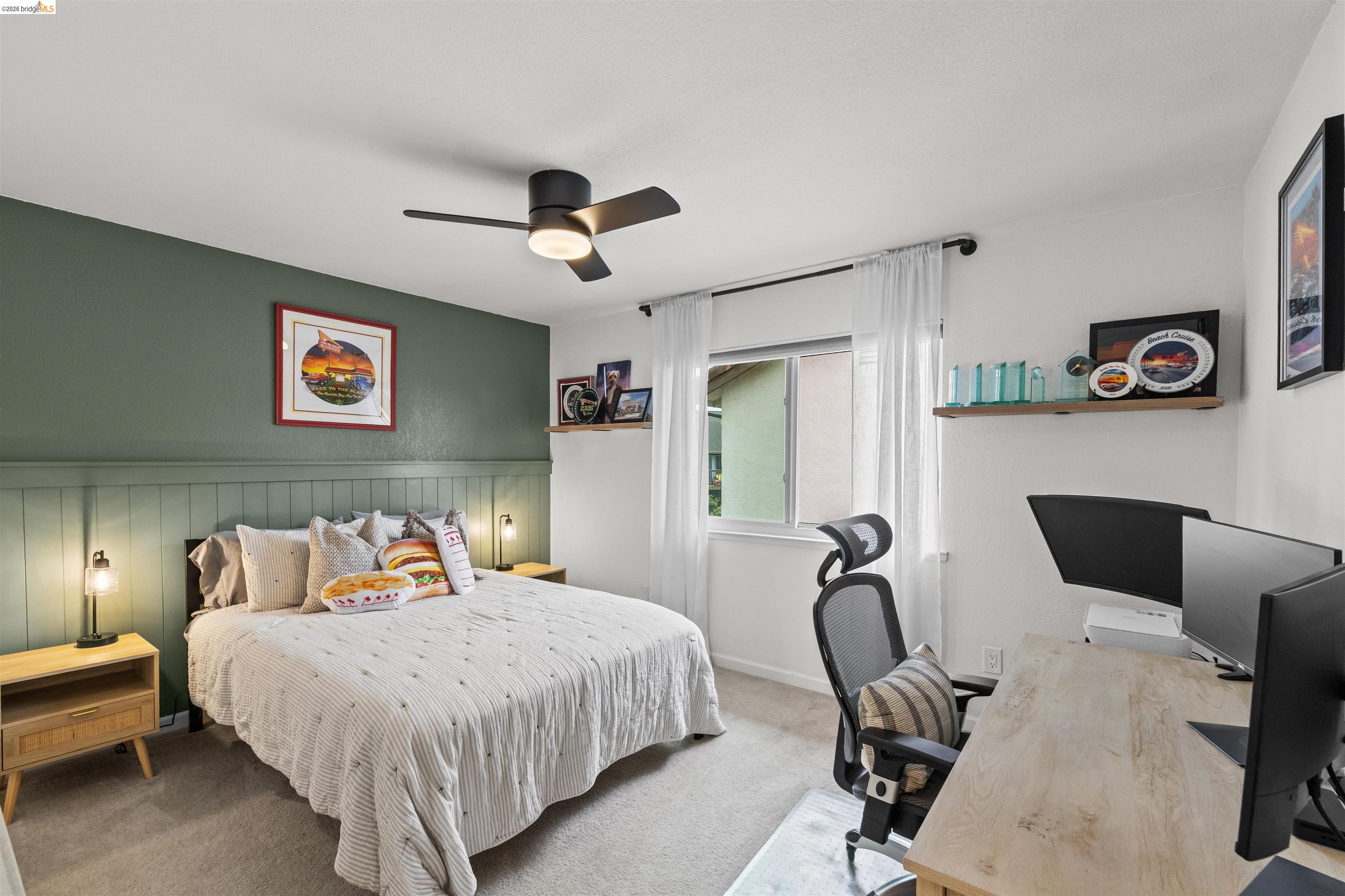 925 Hacienda Cir