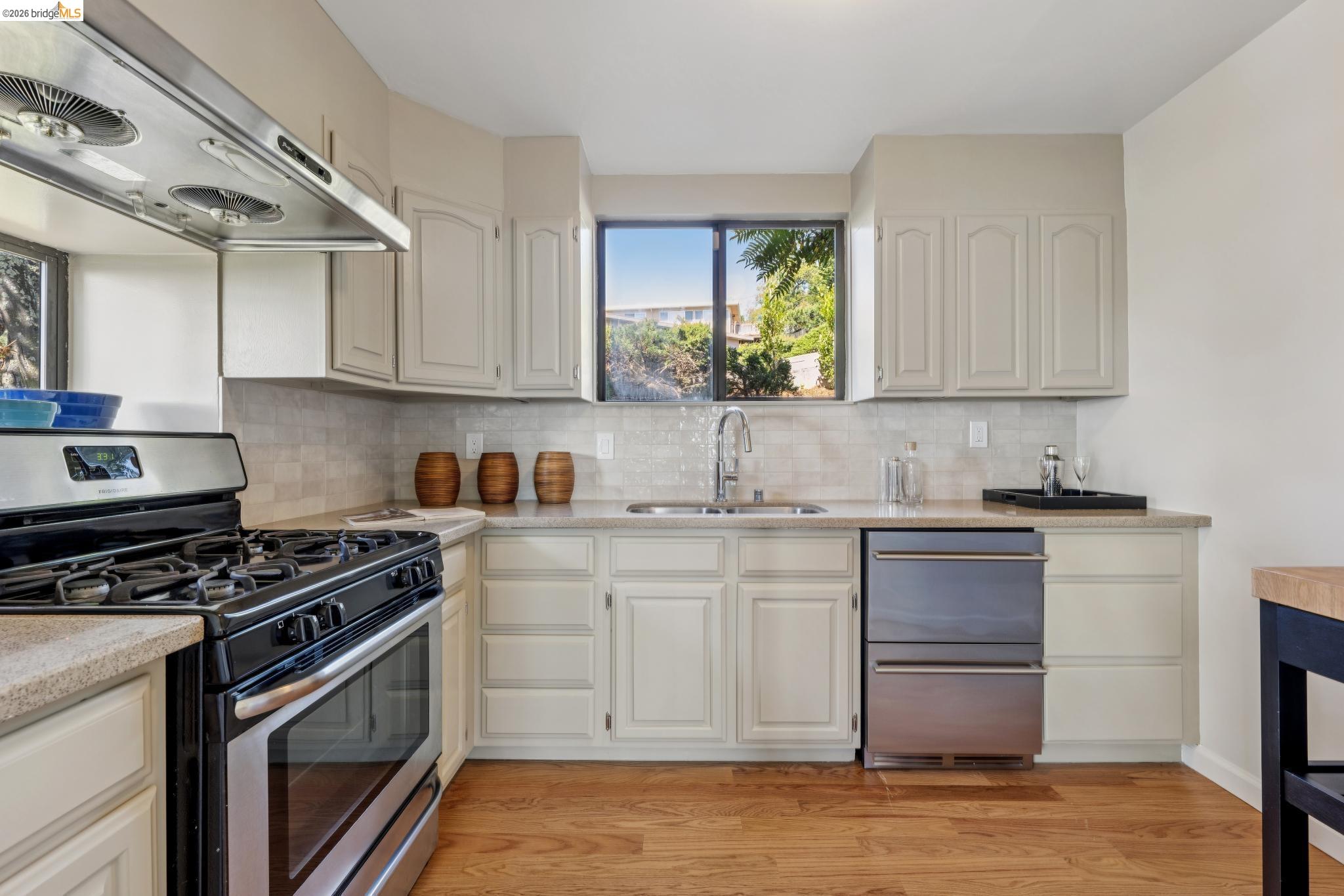 955 Galvin Dr