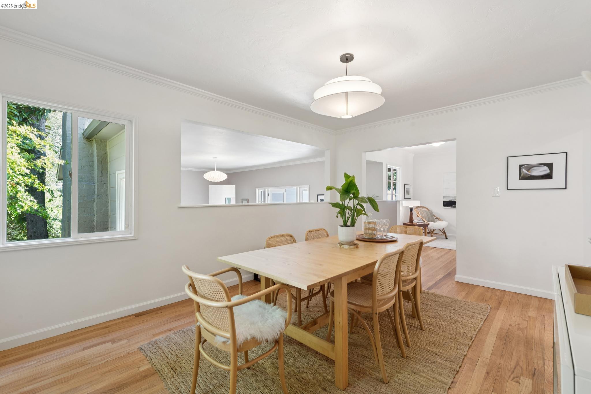 2339 Thackeray Dr