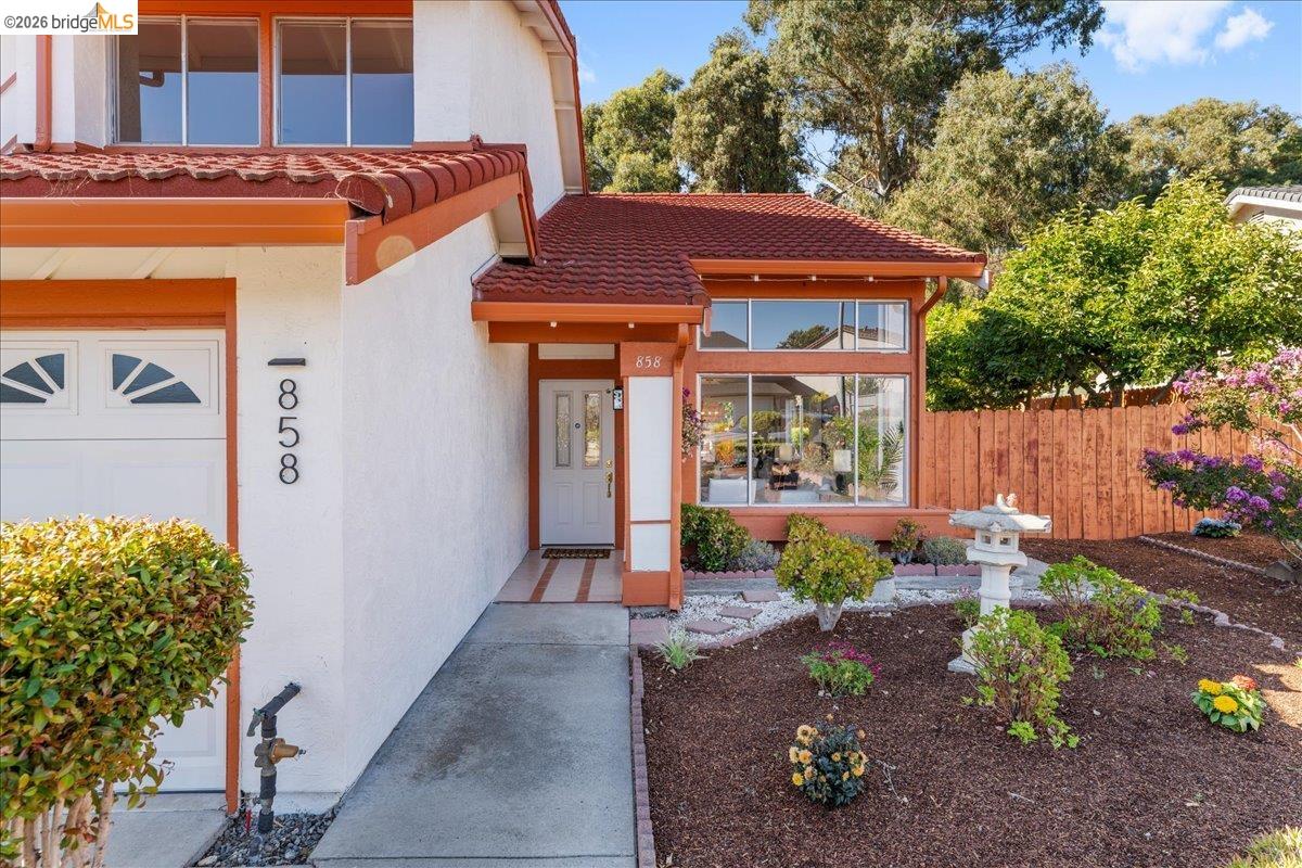858 Coral Ridge Circle