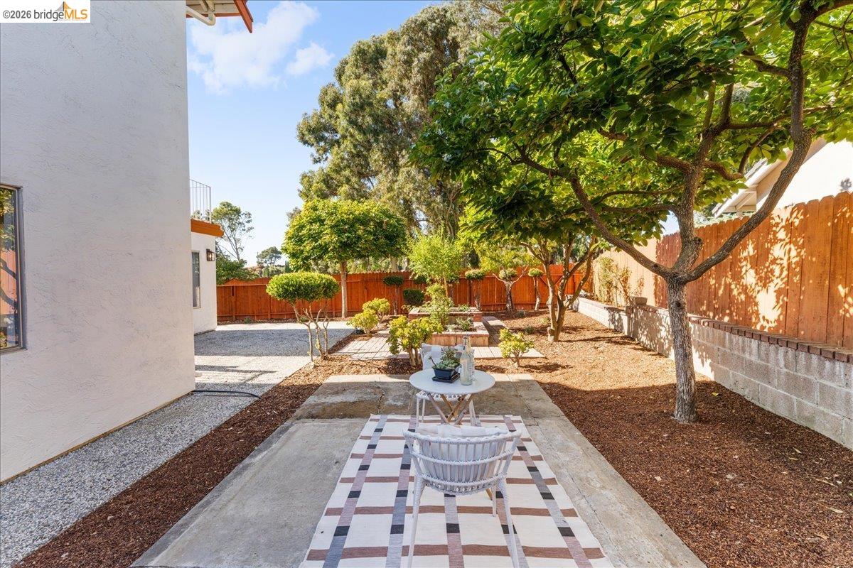 858 Coral Ridge Circle