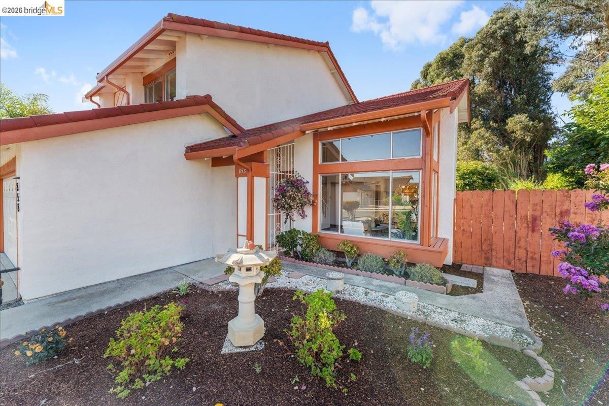 858 Coral Ridge Circle