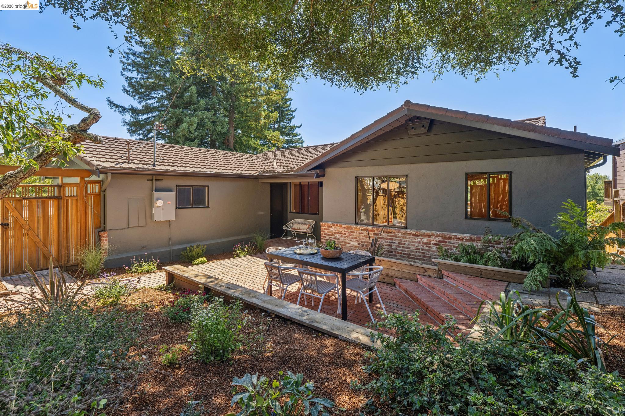 1010 Keeler Ave