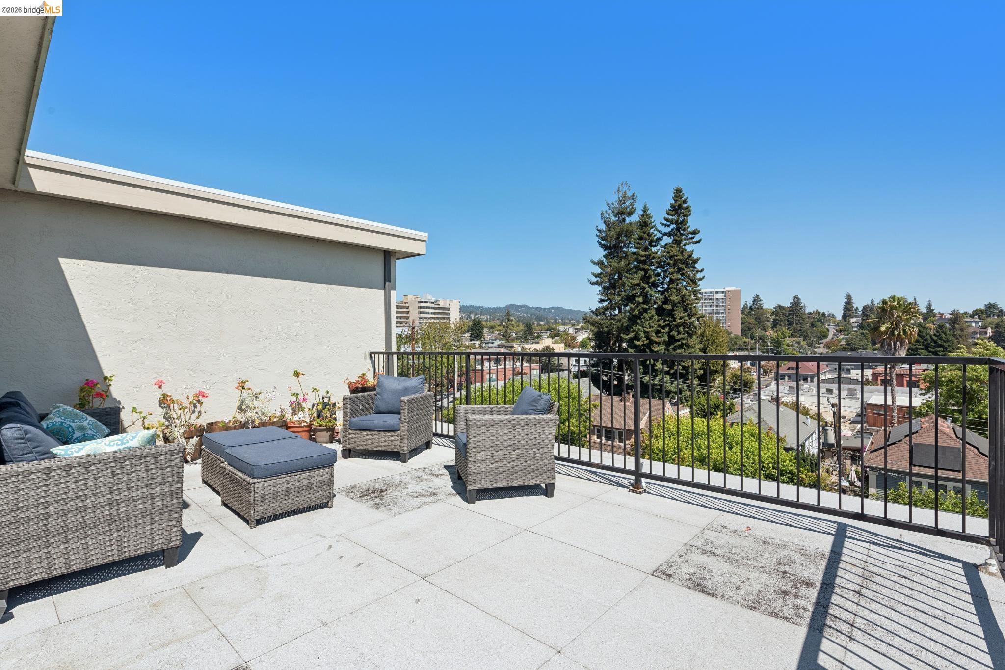 3877 Howe St # 110