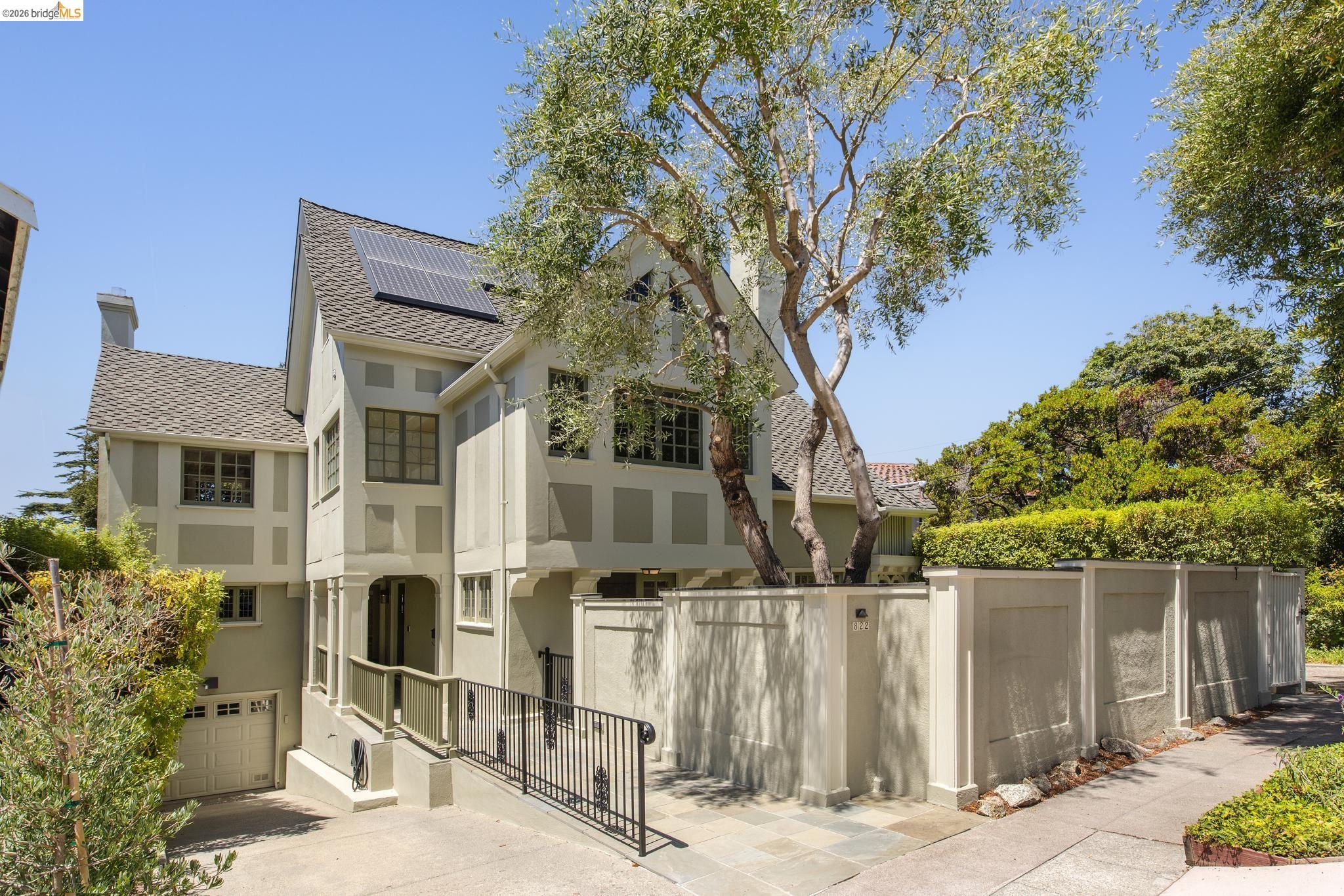 822 Mendocino Ave