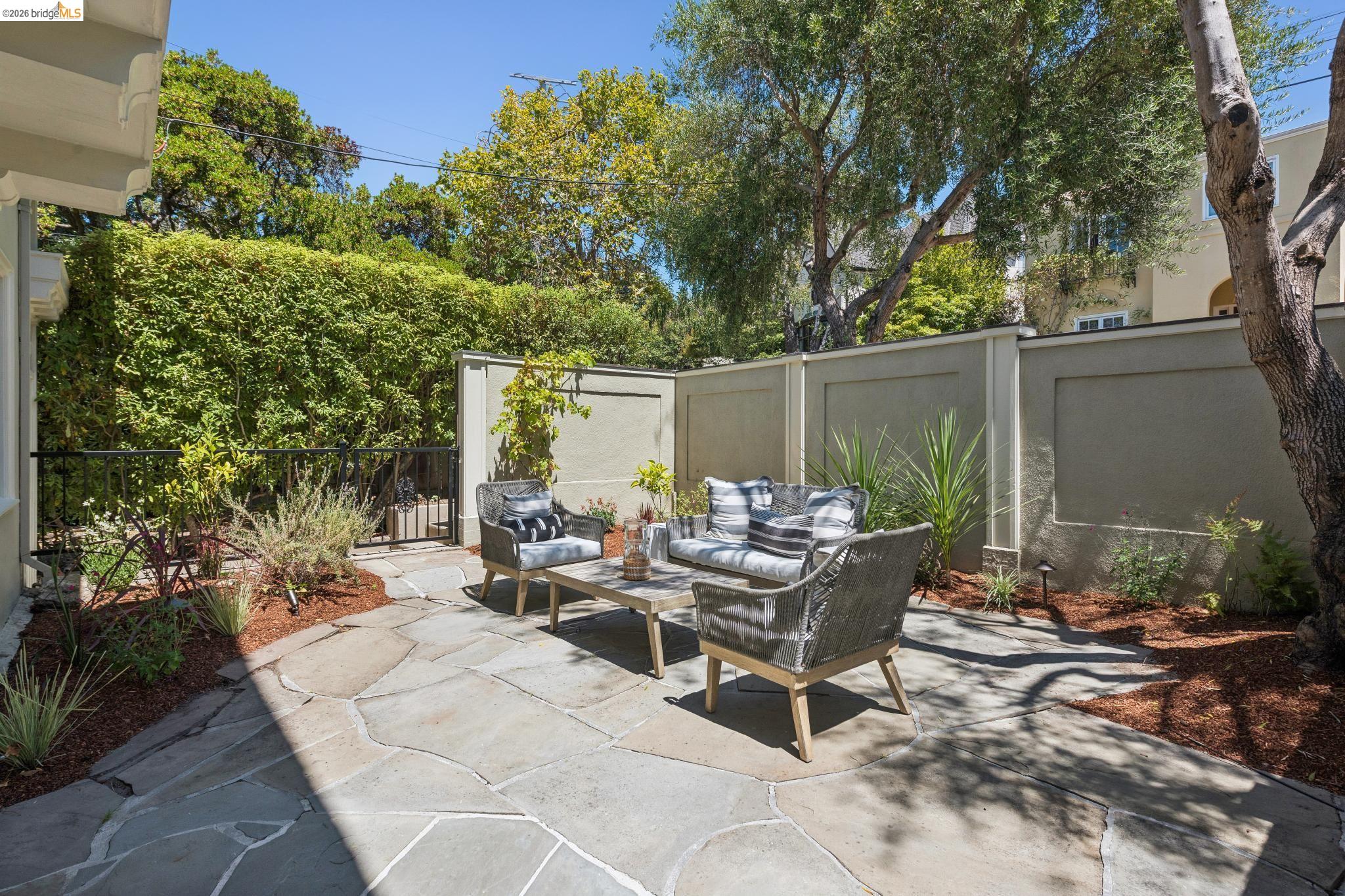 822 Mendocino Ave