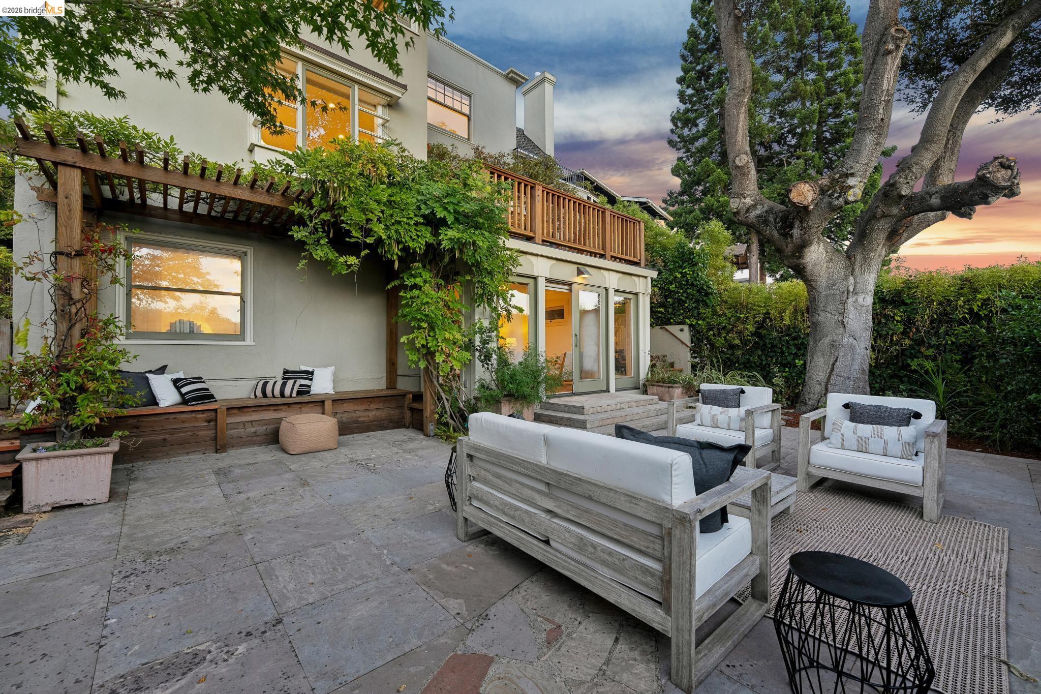 822 Mendocino Ave