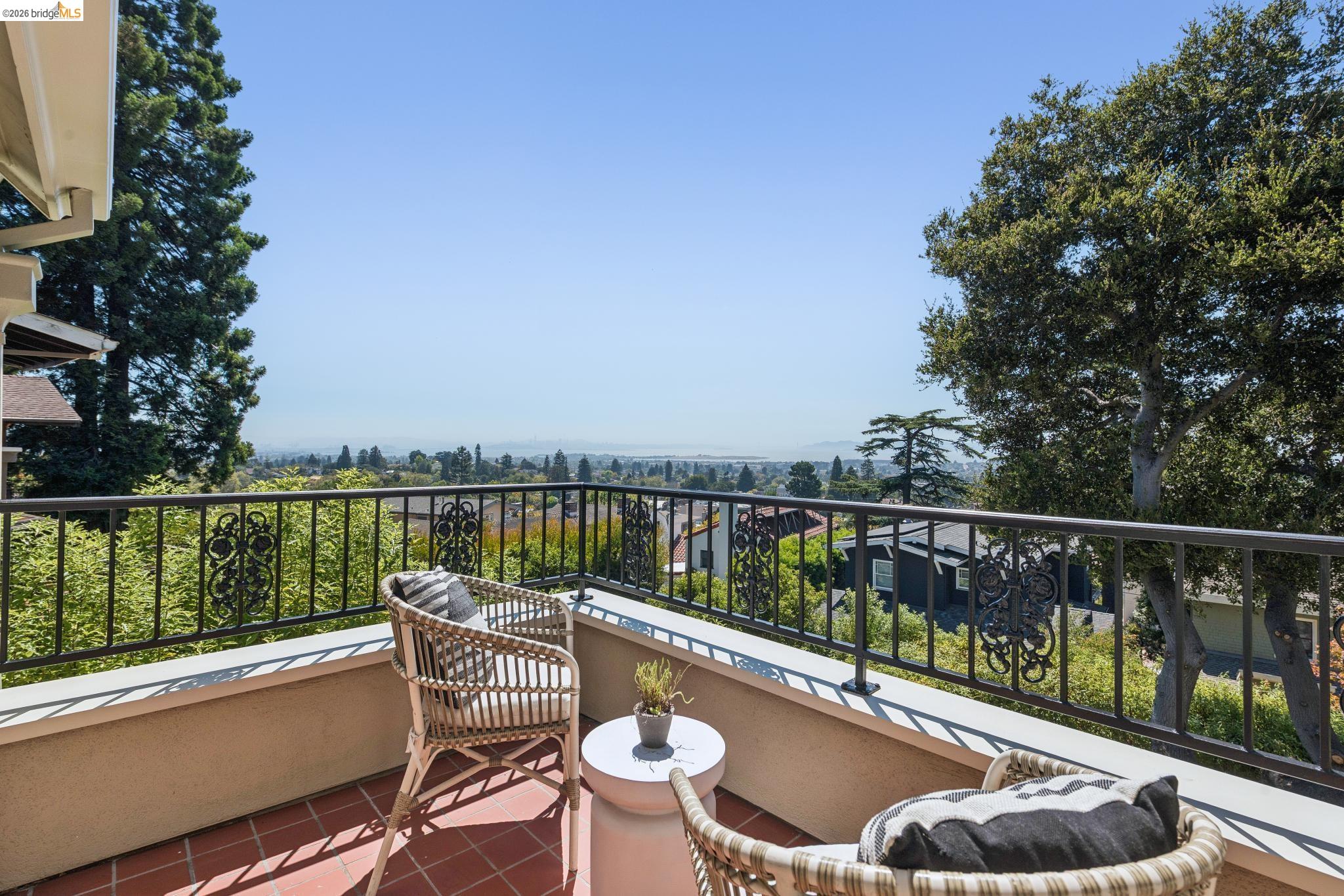 822 Mendocino Ave