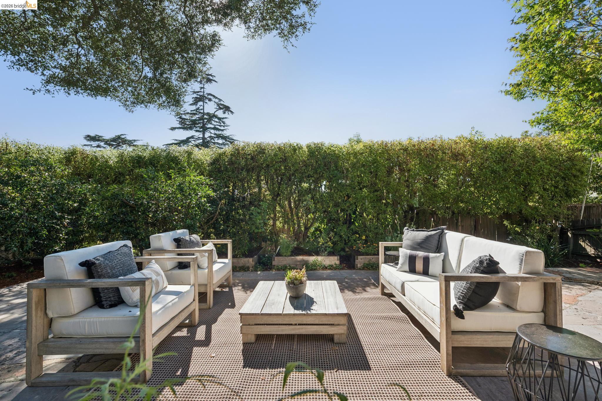 822 Mendocino Ave