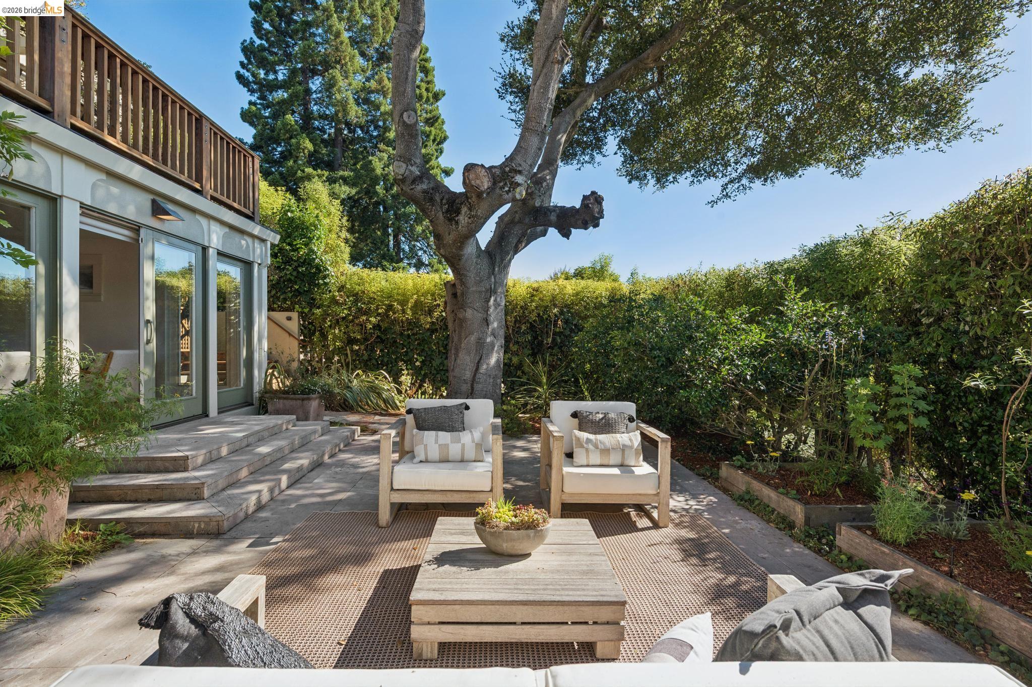 822 Mendocino Ave