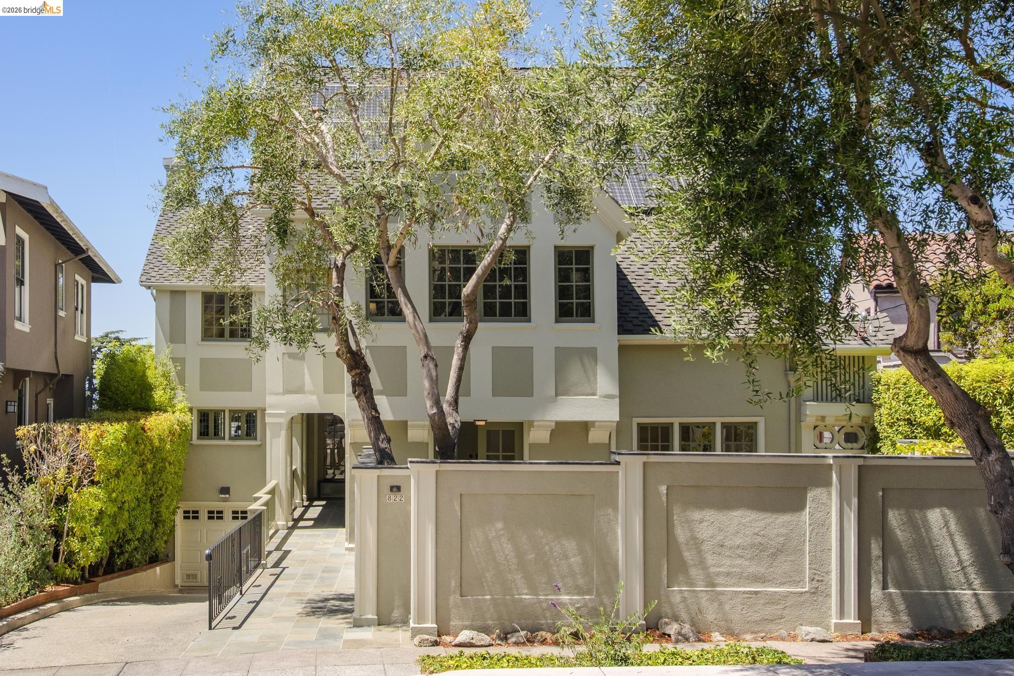 822 Mendocino Ave