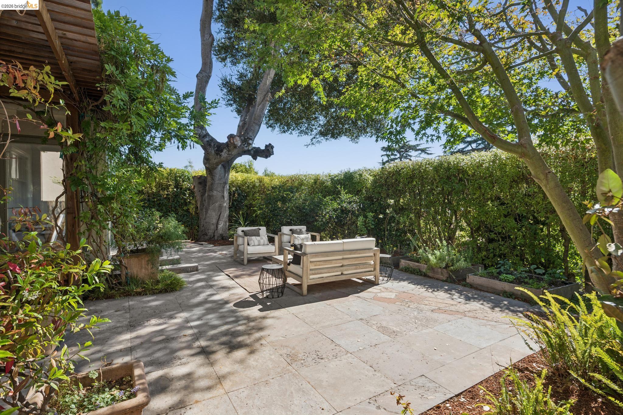 822 Mendocino Ave