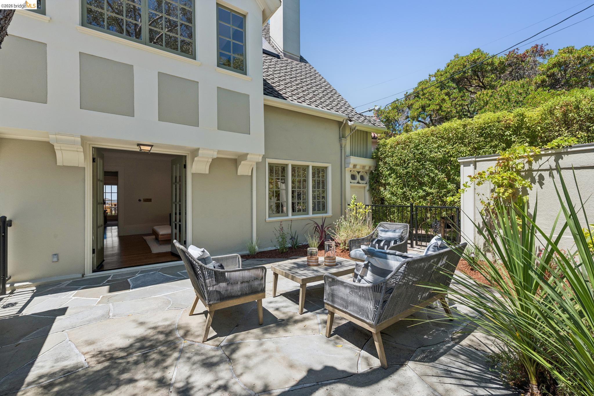 822 Mendocino Ave