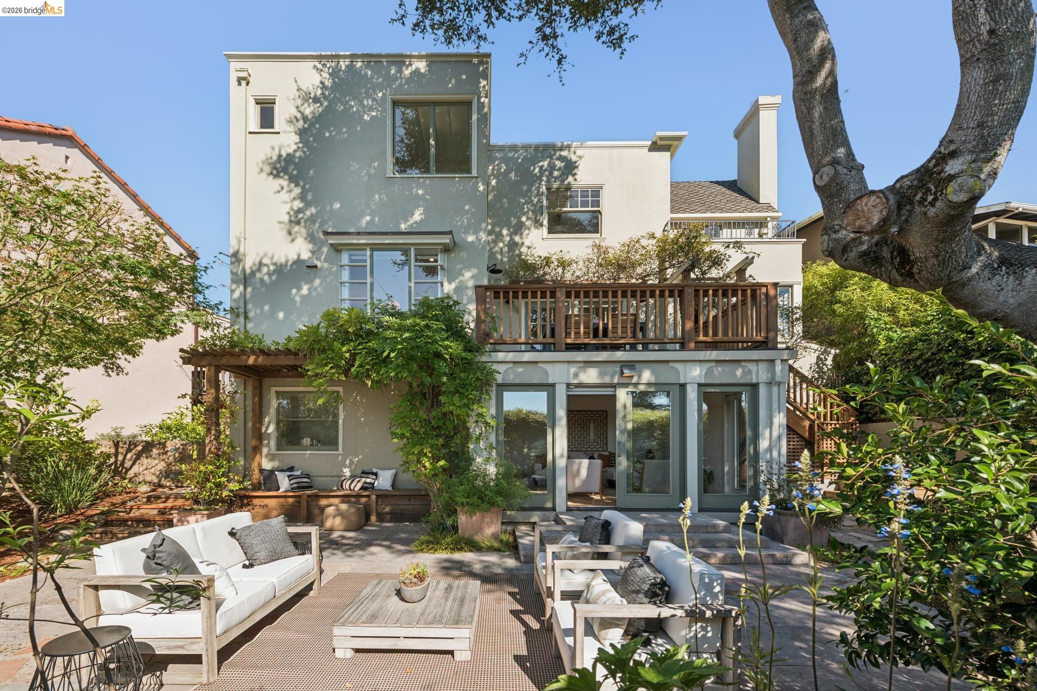 822 Mendocino Ave