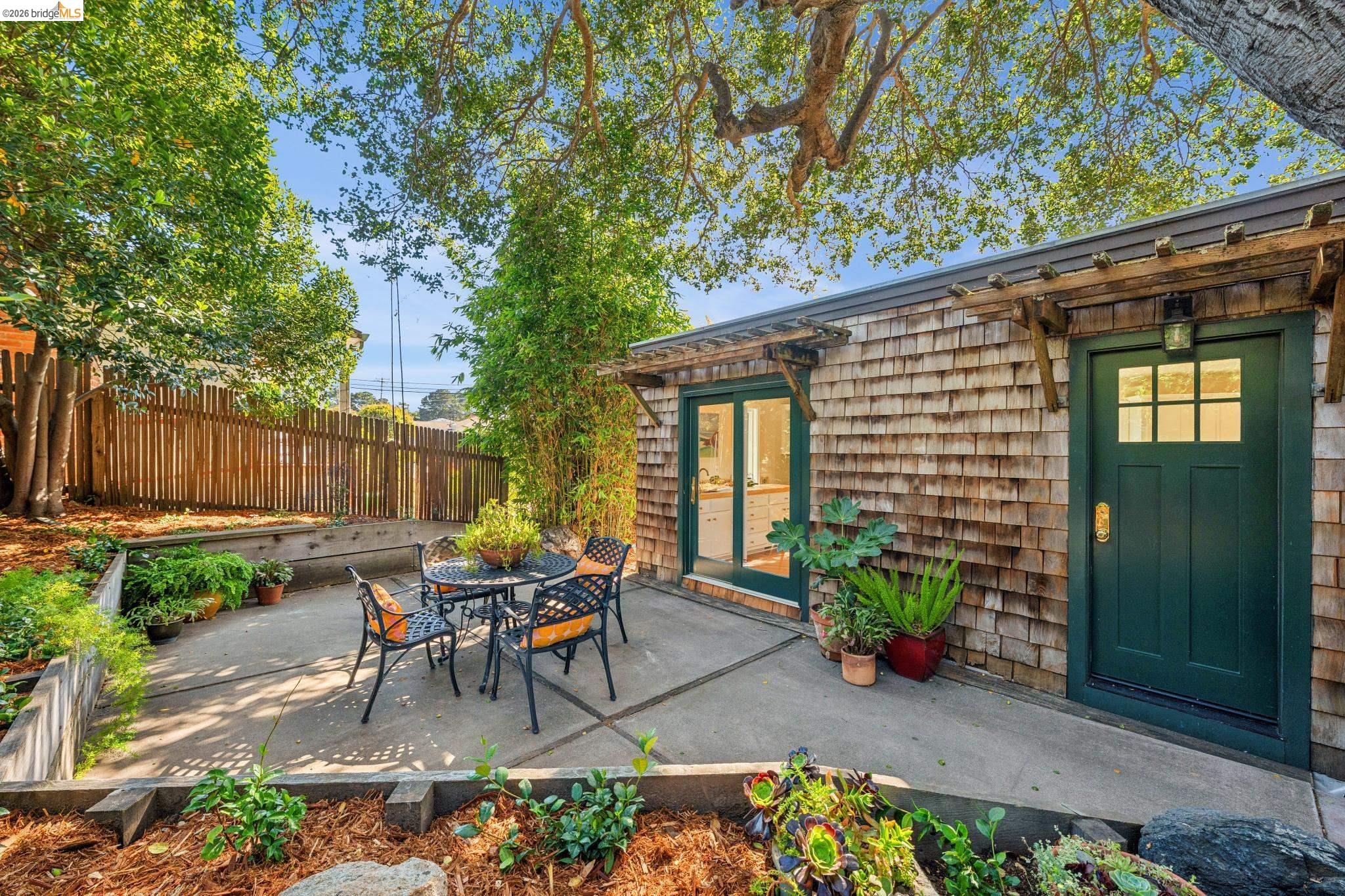 5909 Jordan Ave