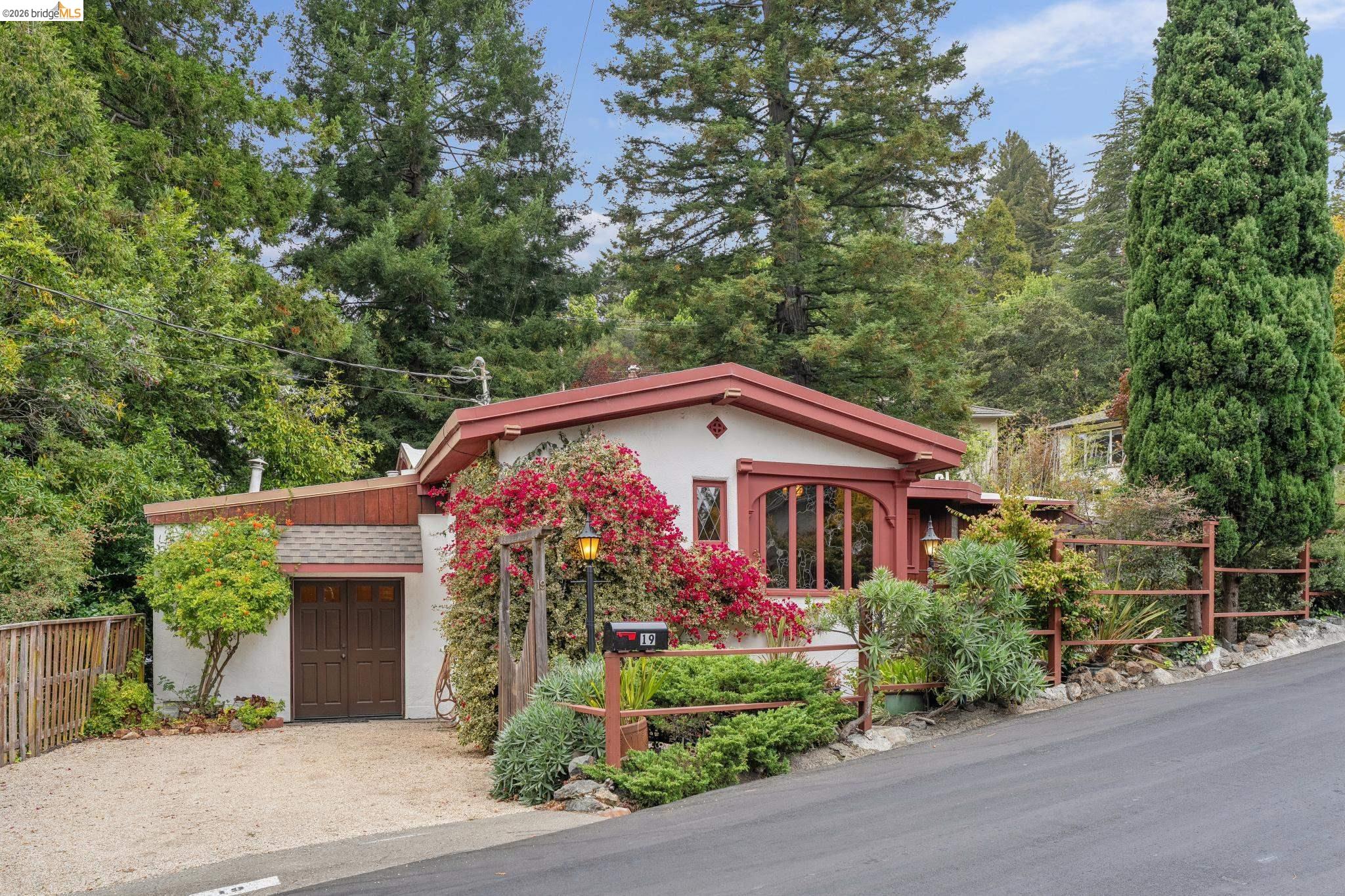 19 Sunset Dr