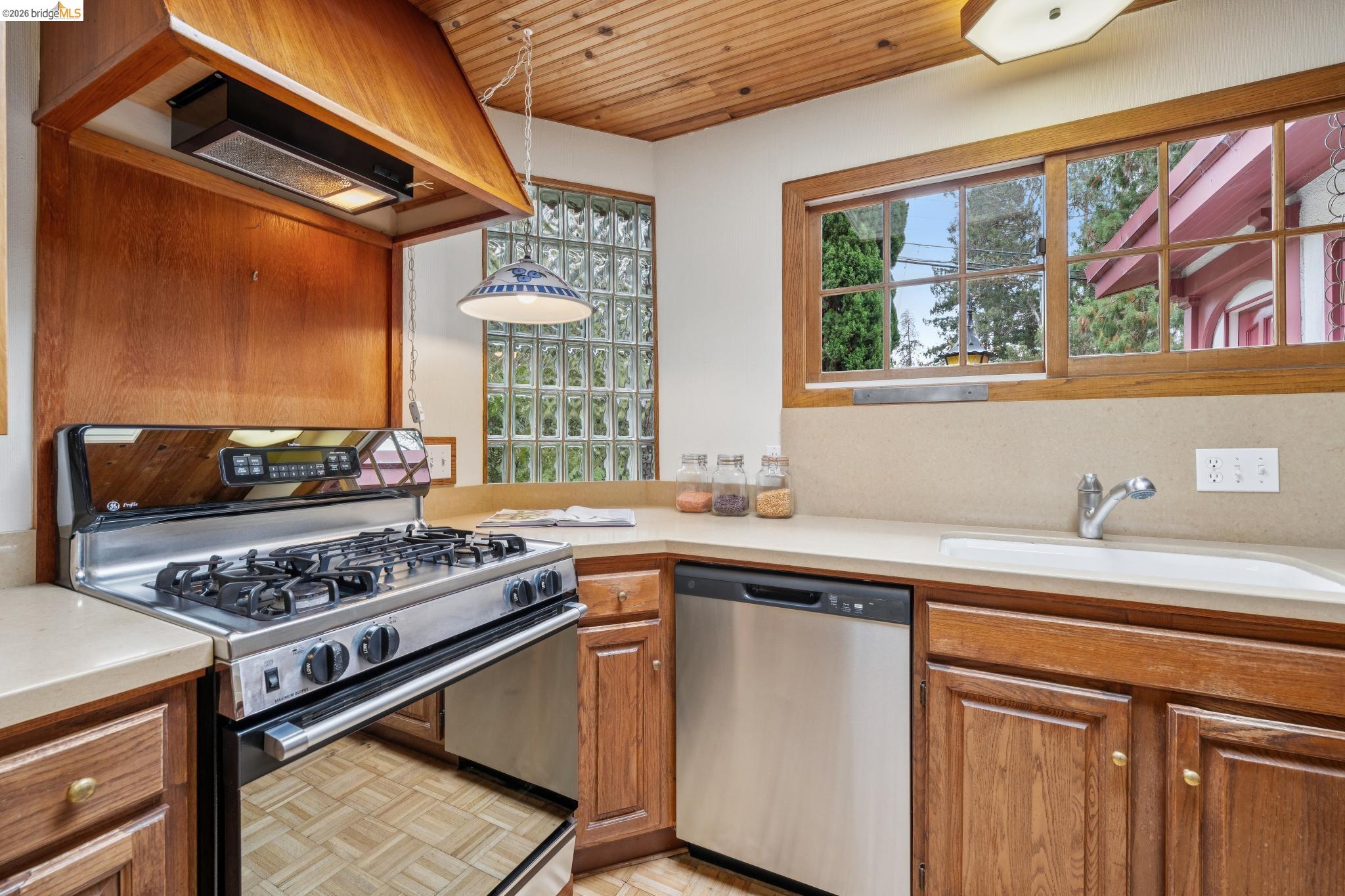 19 Sunset Dr