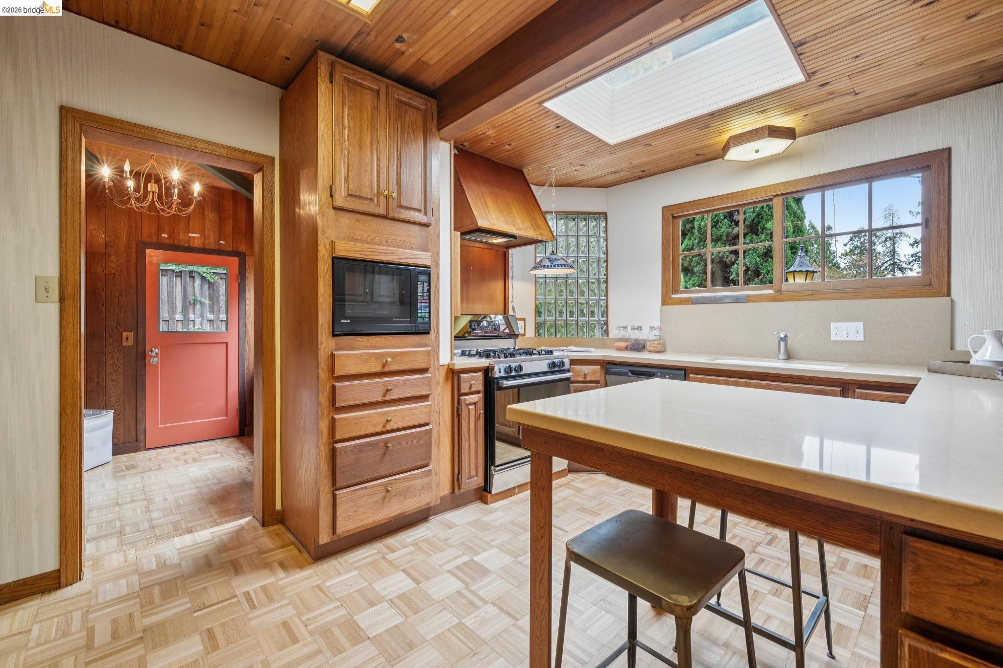 19 Sunset Dr