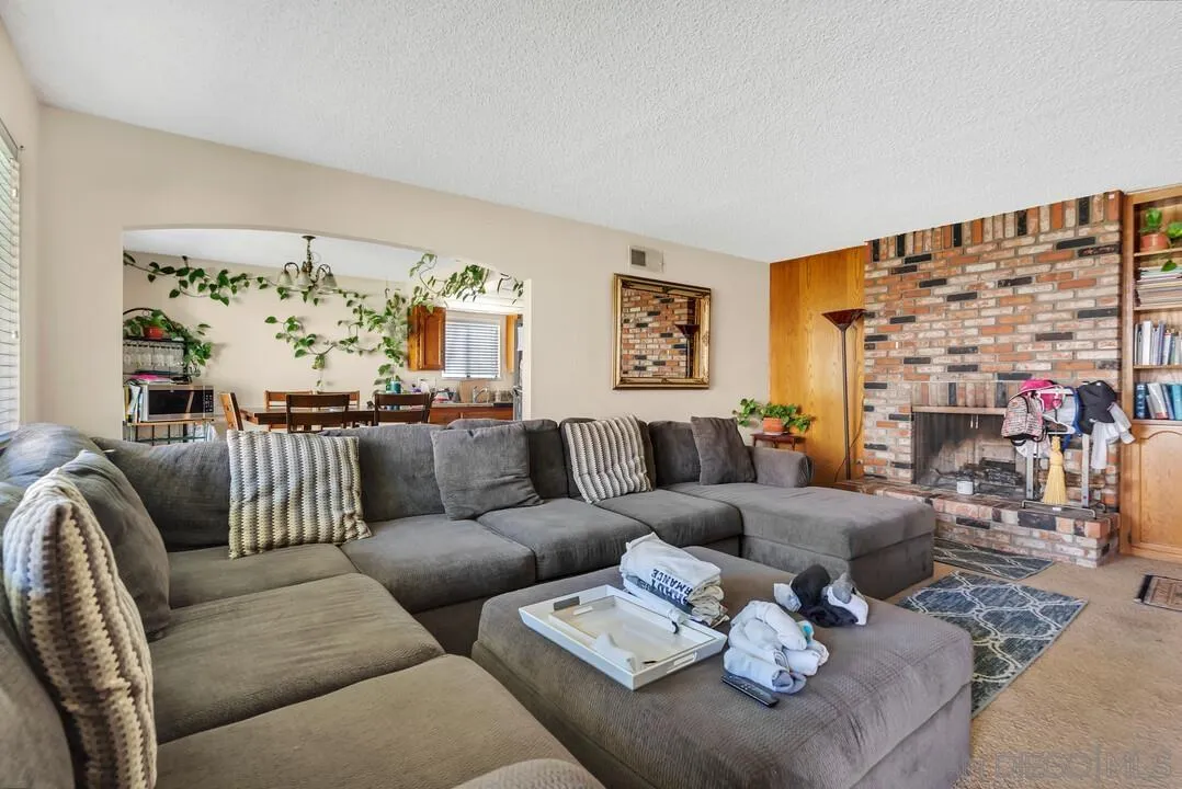 7127-7129 Saranac Street