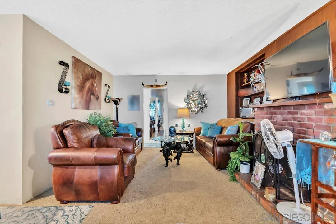 7127-7129 Saranac Street