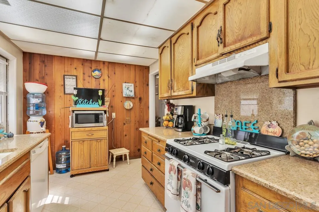 7127-7129 Saranac Street