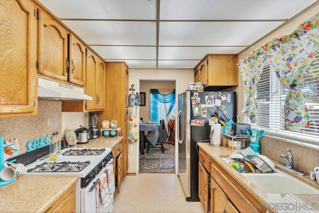 7127-7129 Saranac Street