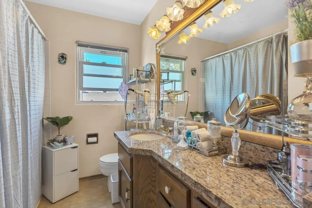 7127-7129 Saranac Street