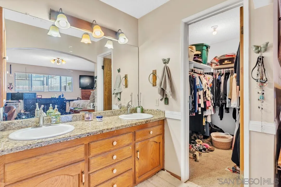 7127-7129 Saranac Street