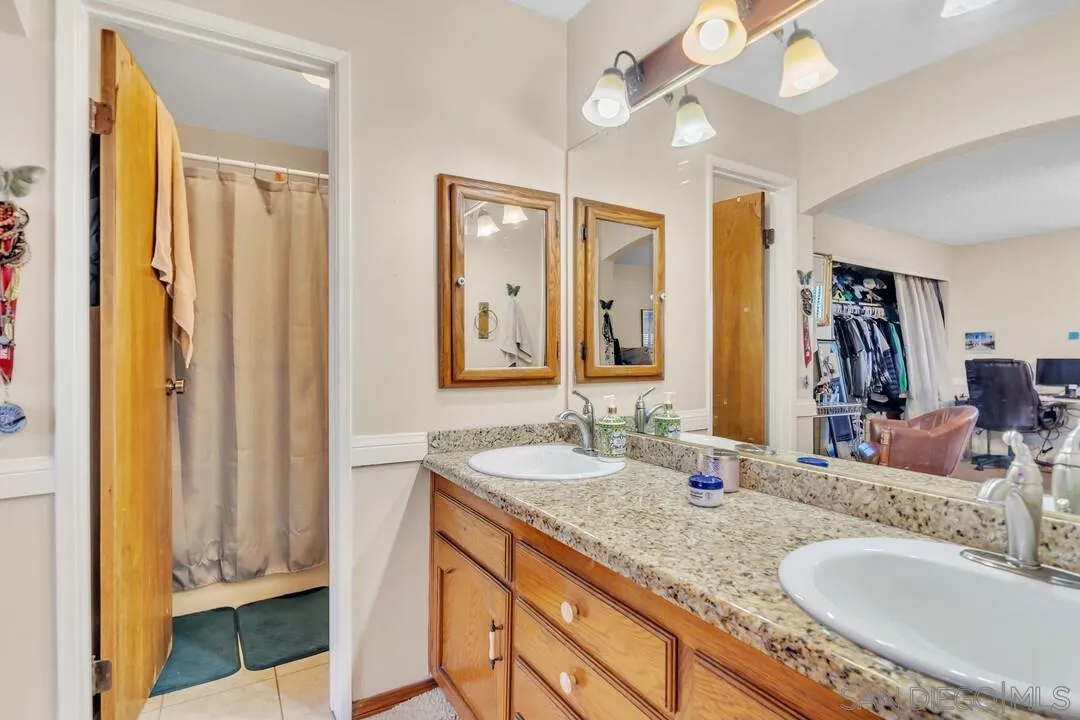 7127-7129 Saranac Street