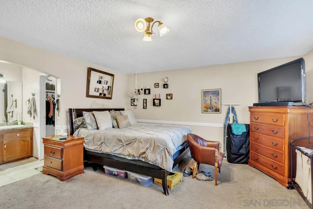 7127-7129 Saranac Street