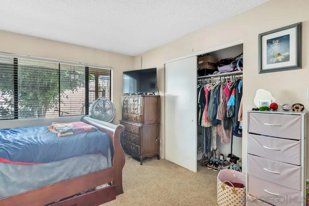 7127-7129 Saranac Street