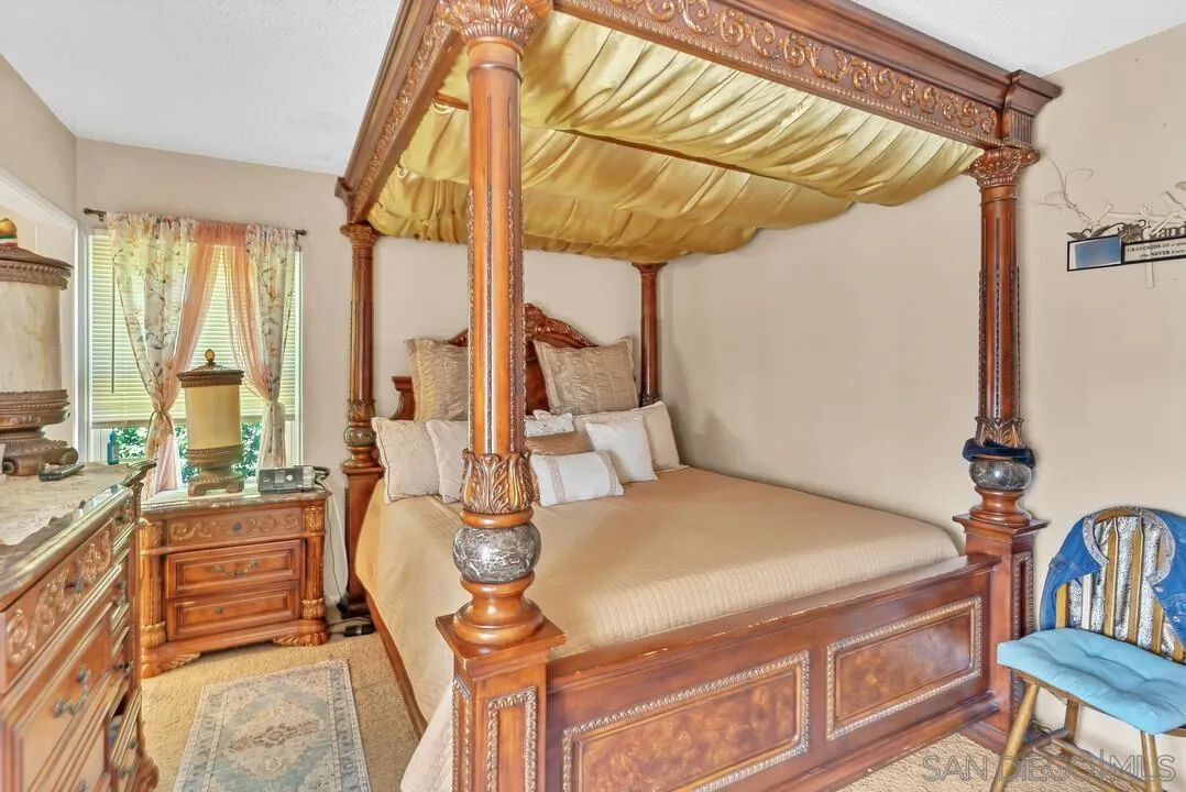 7127-7129 Saranac Street