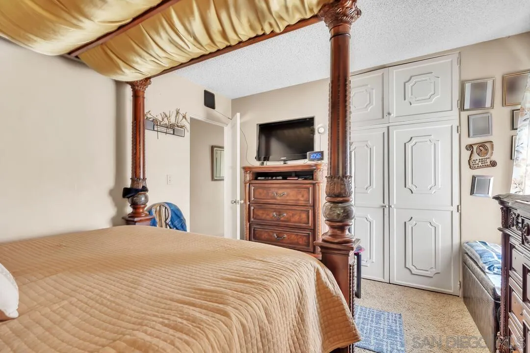 7127-7129 Saranac Street